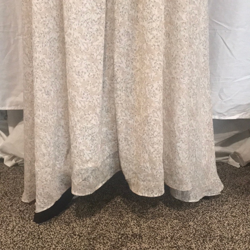 Maternity Maxi Dress with Puff Sleeves - Cream Floral - Picture 4 of 14